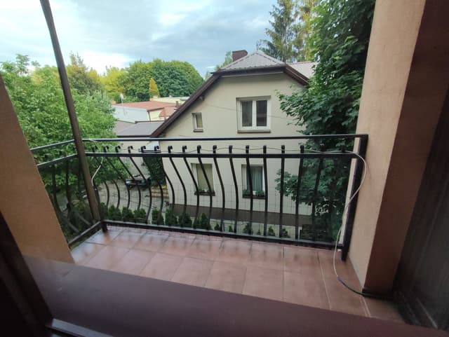 Funkcjonalne mieszkanie w zielonej dzielnicy Wawer - Zdjęcie 2/7