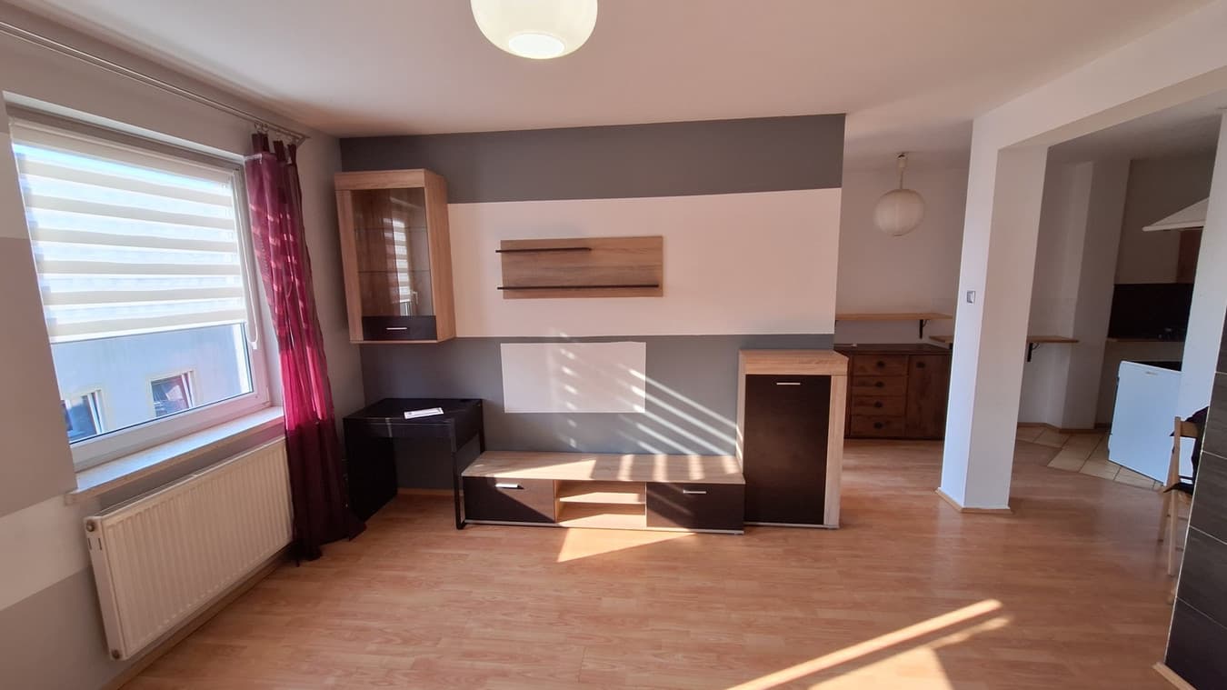 Przytulne 40 m² w Nowym Mieście - idealne dla singla lub pary - Zdjęcie 1/19