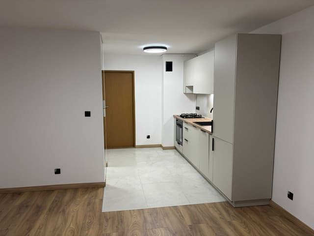Nowoczesne studio po remoncie na zielonym Mokotowie - Zdjęcie 4/19