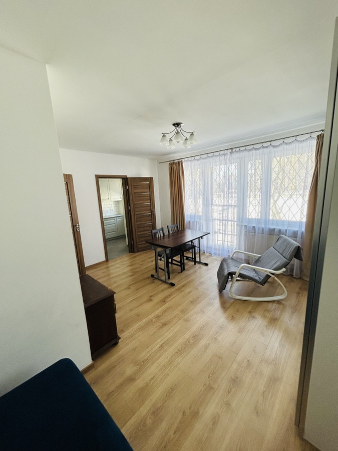 Dwupokojowe mieszkanie w Warszawie - wynajem - Zdjęcie 1/7