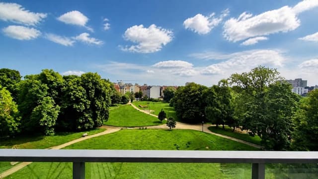 Nowoczesne mieszkanie z балконем i widokiem na park w centrum - Zdjęcie 5/6