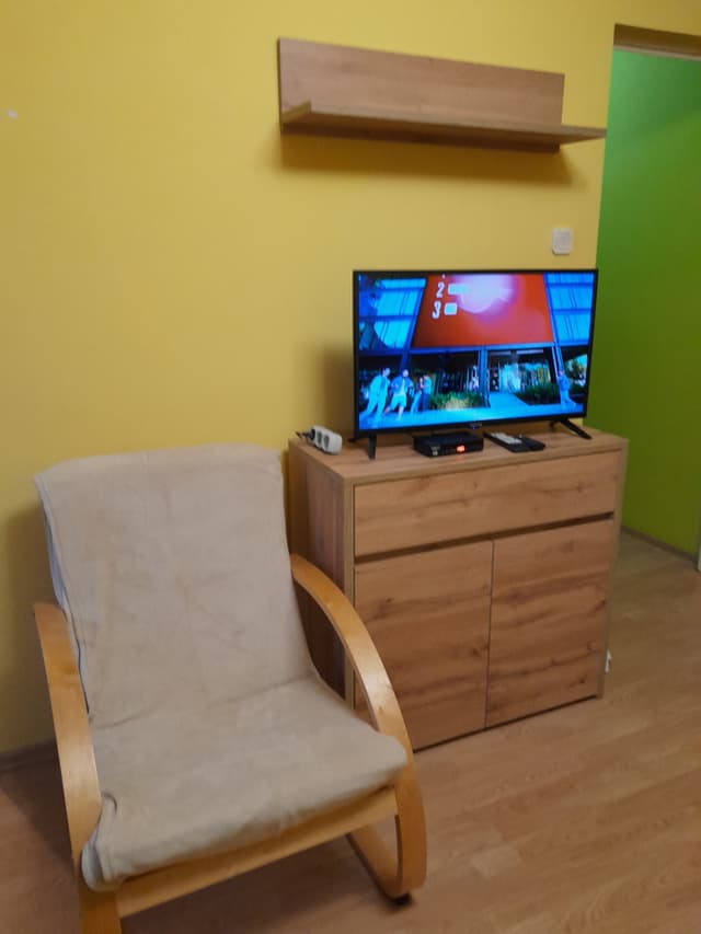 Przytulna kawalerka z balkonem blisko Manufaktury - Zdjęcie 2/8