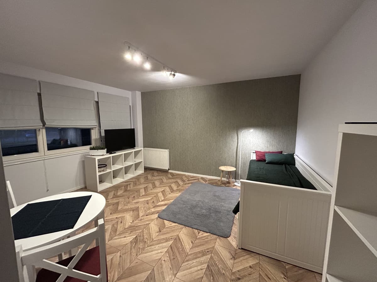 Nowoczesne studio w sercu Woli - gotowe do zamieszkania - Zdjęcie 1/8