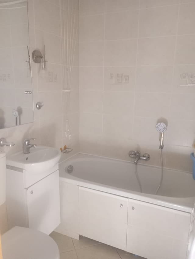 Притишне затишне mieszkanie z balkonem w centrum Łodzi - Zdjęcie 2/6
