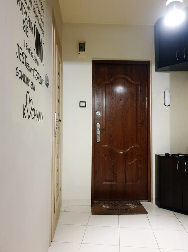 Umeblowane mieszkanie z osobną kuchnią na ul. Strycharskiej - Zdjęcie 4/10