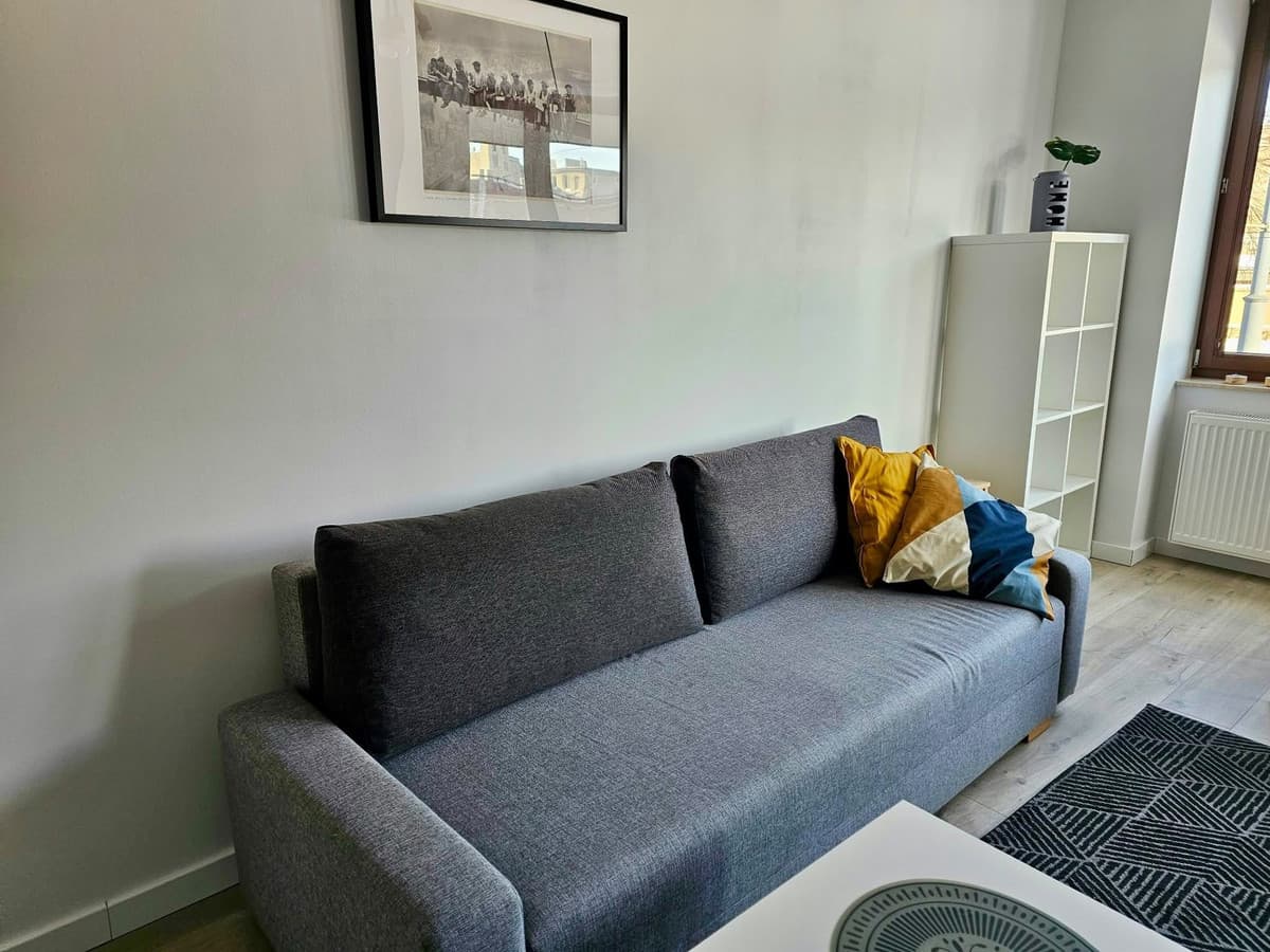 Stylowe mieszkanie w modernistycznej kamienicy w centrum - Zdjęcie 1/7