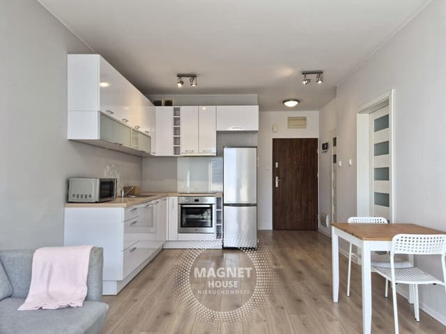 Stylowe 2 pokoje na Osiedlu Pionierów – Nowe Miasto - Zdjęcie 2/14