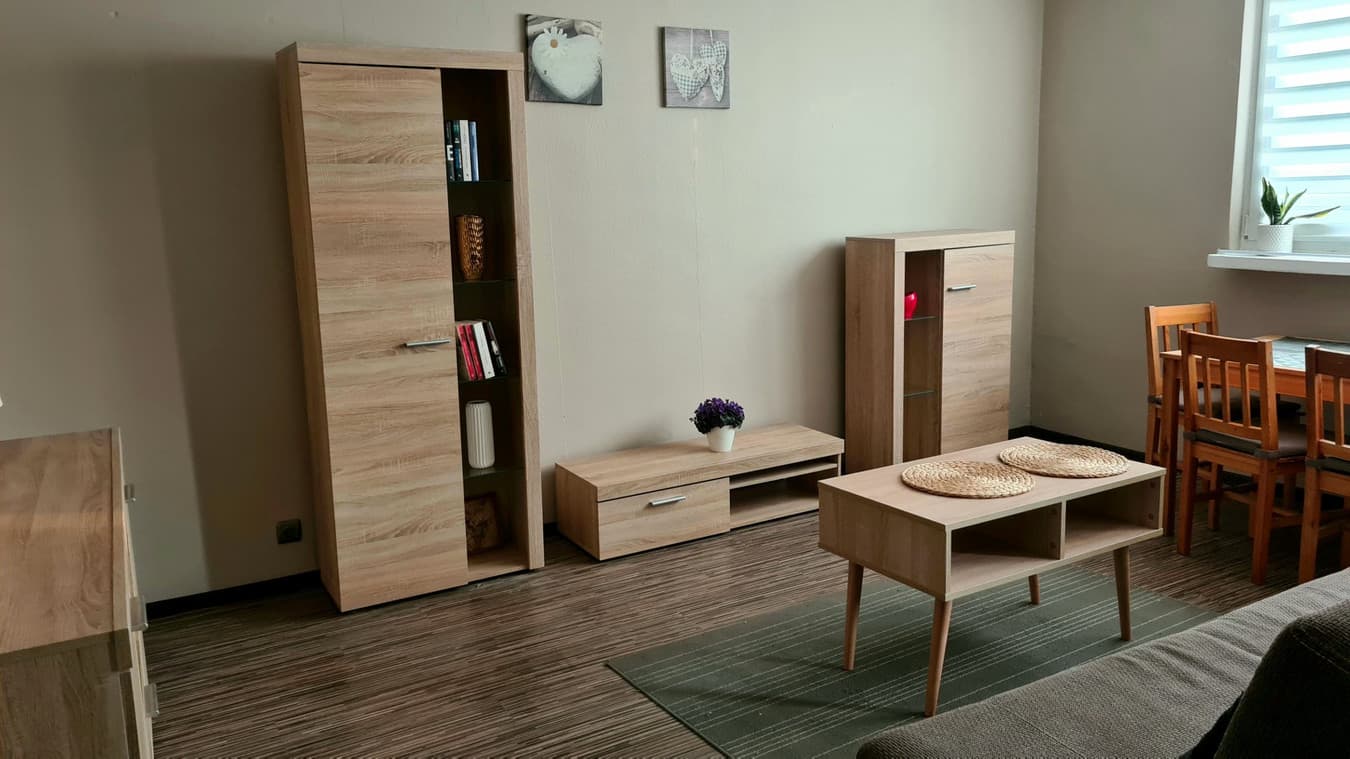 Przytulne mieszkanie w atrakcyjnej dzielnicy Zarzew - Zdjęcie 1/8