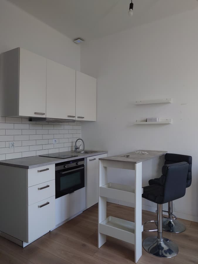 Apartament w sercu Starego Miasta - gotowy do zamieszkania - Zdjęcie 1/7