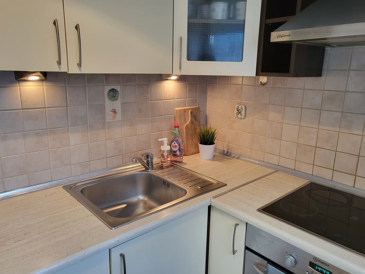 Komfortowy apartament przy ul. Radzikowskiego z dobrą komunikacją - Zdjęcie 1/8