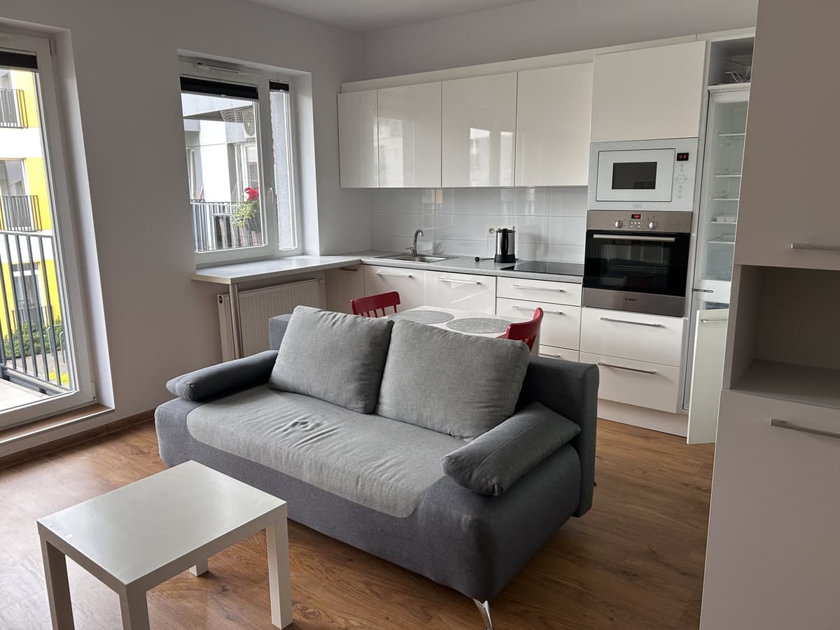 Nowoczesna kawalerka w spokojnej dzielnicy Oporów - Zdjęcie 1/7