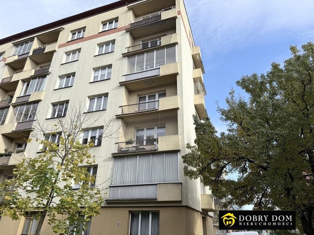 Przestronne 3 pokoje w centrum z potencjałem aranżacyjnym - Zdjęcie 3/13
