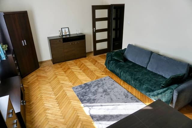 Przytulna, jasna kawalerka z balkonem blisko Manufaktury - Zdjęcie 3/10
