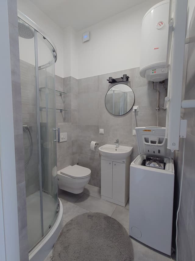 Apartament w sercu Starego Miasta - gotowy do zamieszkania - Zdjęcie 3/7
