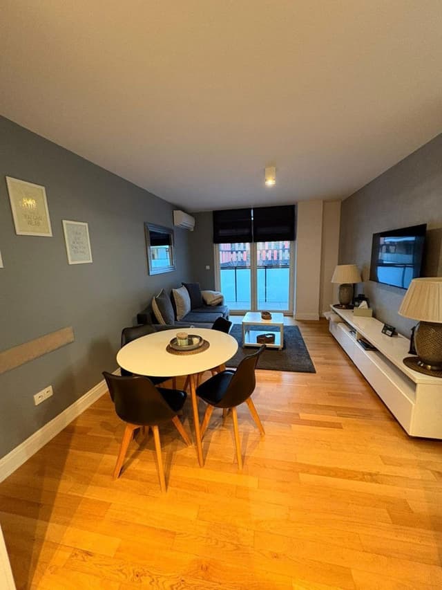 Umeblowane mieszkanie Stare Miasto z garażem - Zdjęcie 3/12