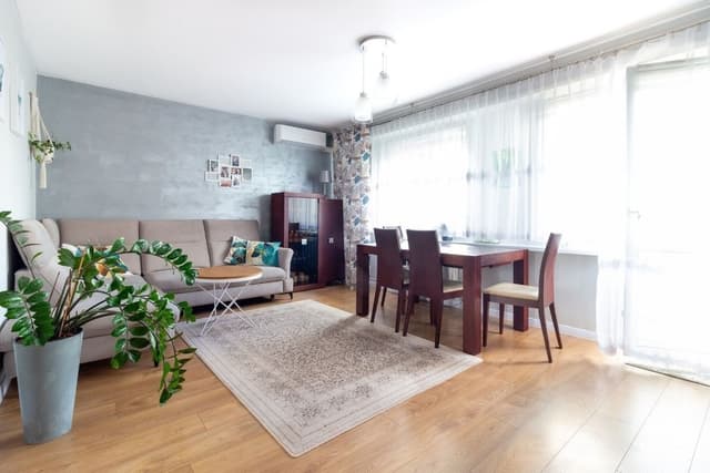 Wyremontowane, 3-pokojowe mieszkanie z balkonem, Nowe Miasto - Zdjęcie 2/13