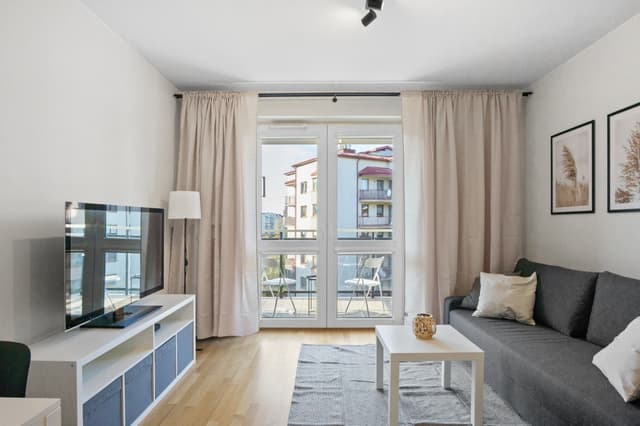 Komfortowy apartament w Ursusie z dobrą komunikacją miejską - Zdjęcie 2/12