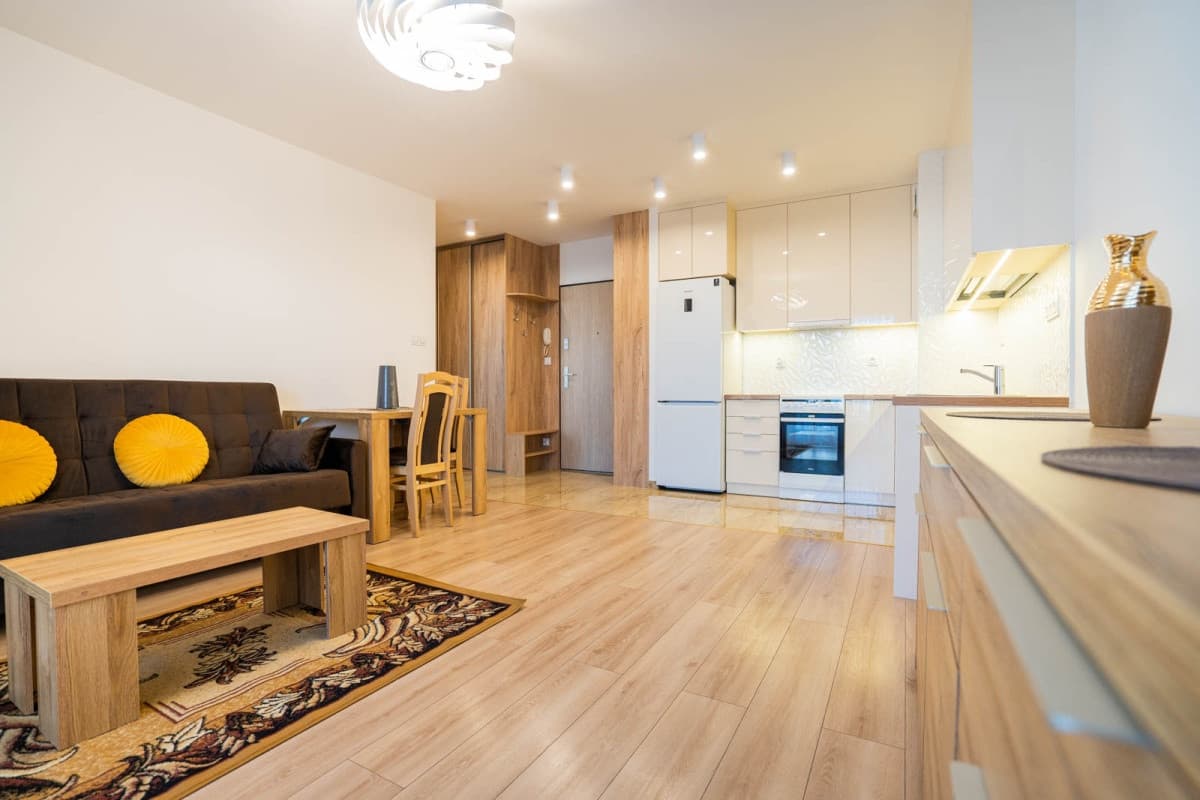 Przestronne 52m² przy Hallera, 2 pokoje, świeżo po remoncie - Zdjęcie 1/7