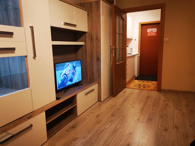 Przytulne mieszkanie na Żoliborzu z aneksem - Zdjęcie 2/5