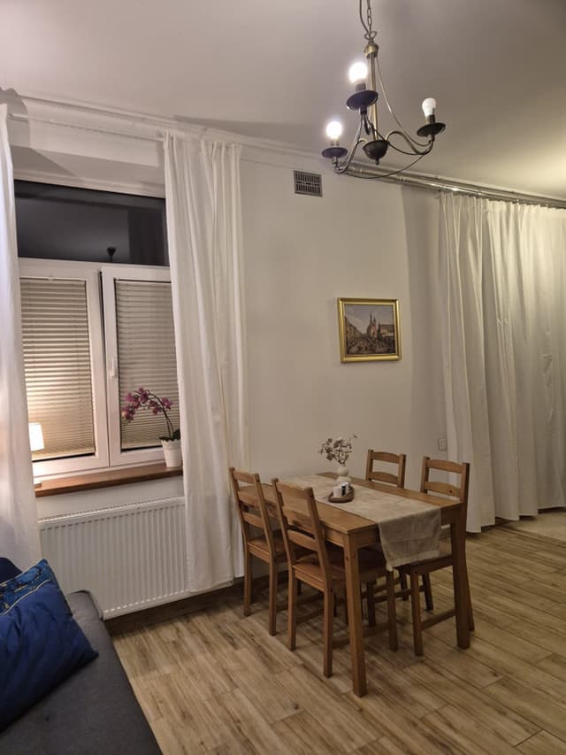 Przytulna kawalerka w sercu Krakowa - Stare Miasto - Zdjęcie 2/6