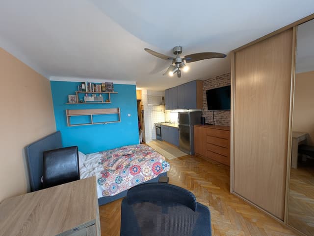 Funkcjonalny apartament na Pradze-Północ - Zdjęcie 2/14