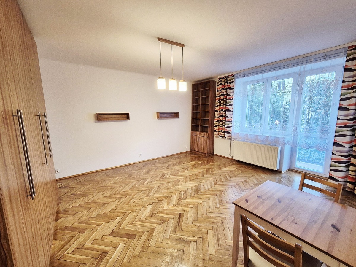 Stylowa kawalerka po remontu przy Błoniach – Zwierzyniec - Zdjęcie 1/13