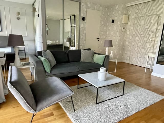 Ciche studio z loggią i sypialnią przy Grzybowskiej - Zdjęcie 2/6