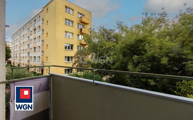 Ciche 4-pokojowe mieszkanie w centrum z 2 balkonami i parkingiem - Zdjęcie 5/19