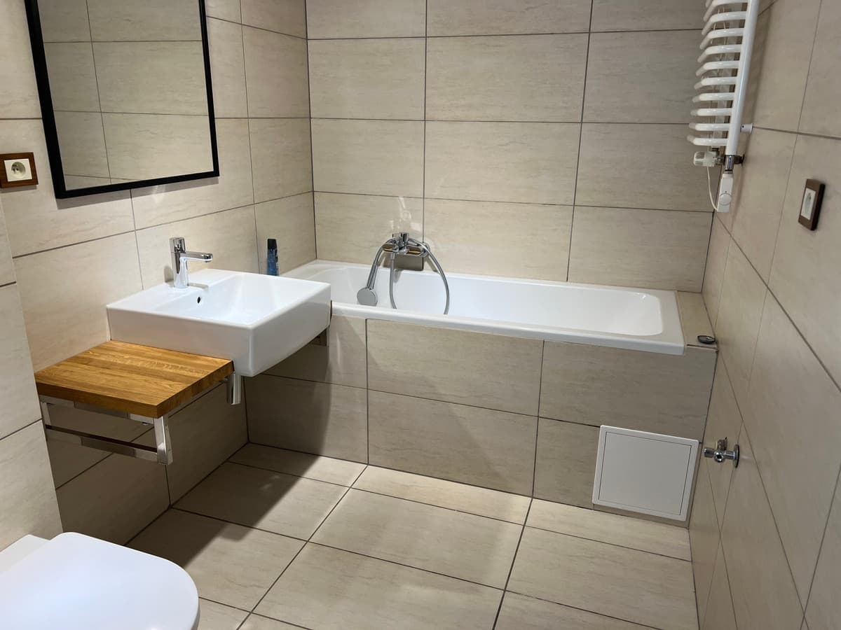 Nowoczesna kawalerka w sercu Woli z doskonałą komunikacją - Zdjęcie 1/9