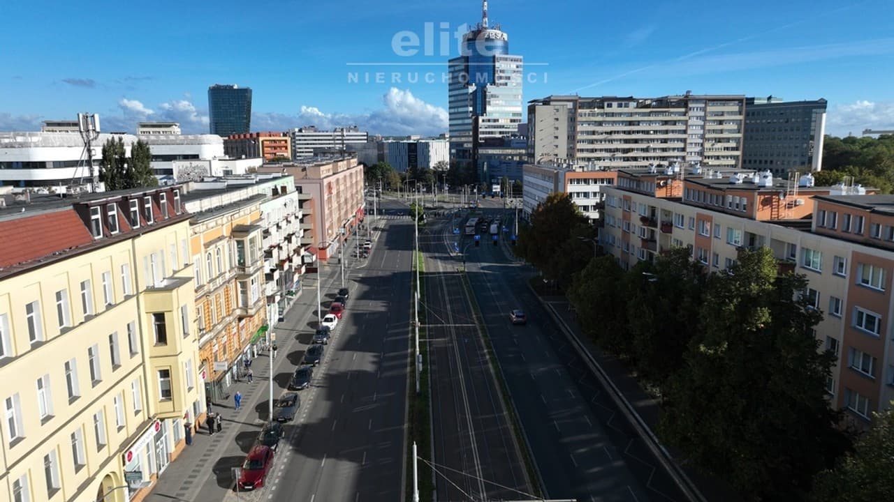 Elegancki lokal w odrestaurowanej kamienicy w centrum - Zdjęcie 1/18