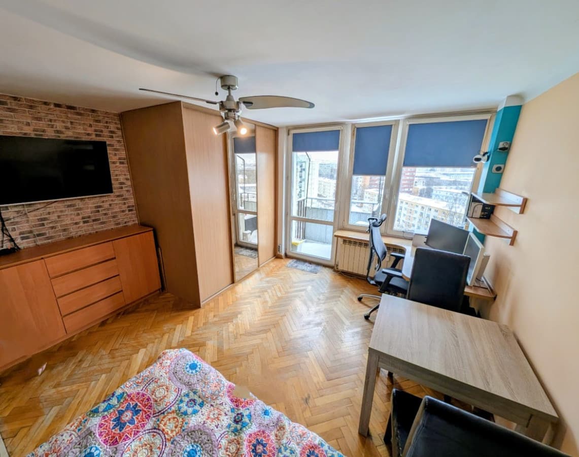 Funkcjonalny apartament na Pradze-Północ - Zdjęcie 1/14