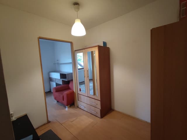 Przytulna kawalerka w spokojnym Wawrze, blisko komunikacji - Zdjęcie 2/6