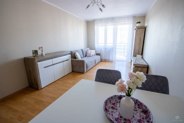 Gotowe do wprowadzenia mieszkanie z balkonem, Nowe Miasto - Zdjęcie 3/9
