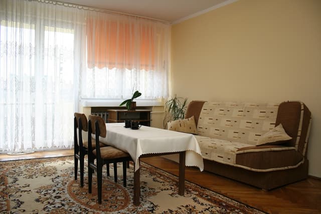 Komfortowe 40 m² w dzielnicy Fabryczna, świetna lokalizacja - Zdjęcie 2/8