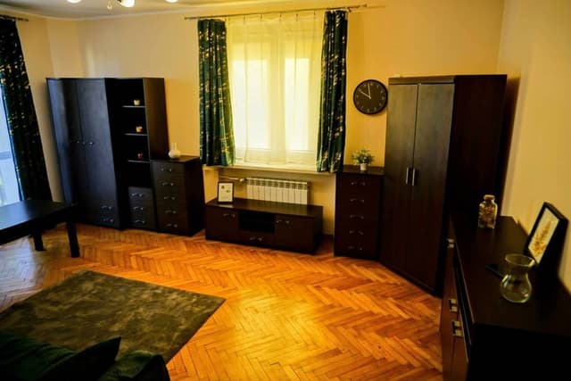 Przytulna, jasna kawalerka z balkonem blisko Manufaktury - Zdjęcie 4/10