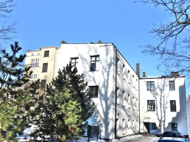Stylowa kawalerka z antresolą w centrum Łodzi – klimat loftu - Zdjęcie 2/16