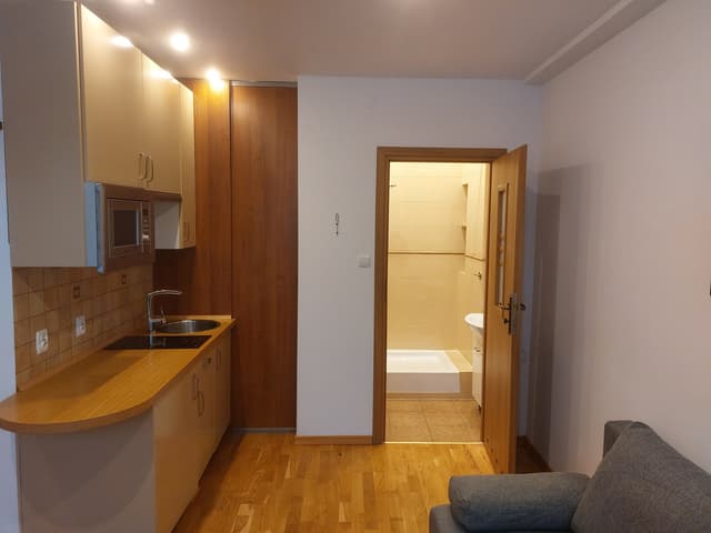 Funkcjonalny pokój w doskonałej lokalizacji Warszawy - Zdjęcie 2/6