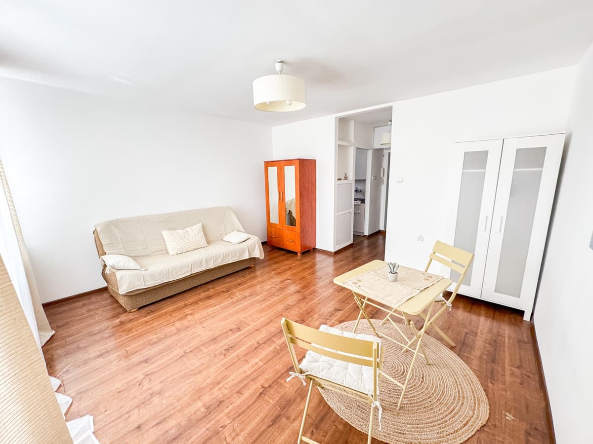 Nowoczesna kawalerka w sercu Pragi-Południe - Zdjęcie 1/7