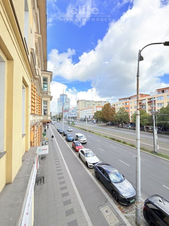 Elegancki lokal w odrestaurowanej kamienicy w centrum - Zdjęcie 2/18