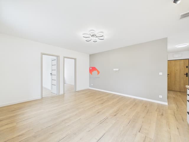 Stylowe 3 pokoje po ремонці z ogrzewaniem miejskim w centrum - Zdjęcie 3/9