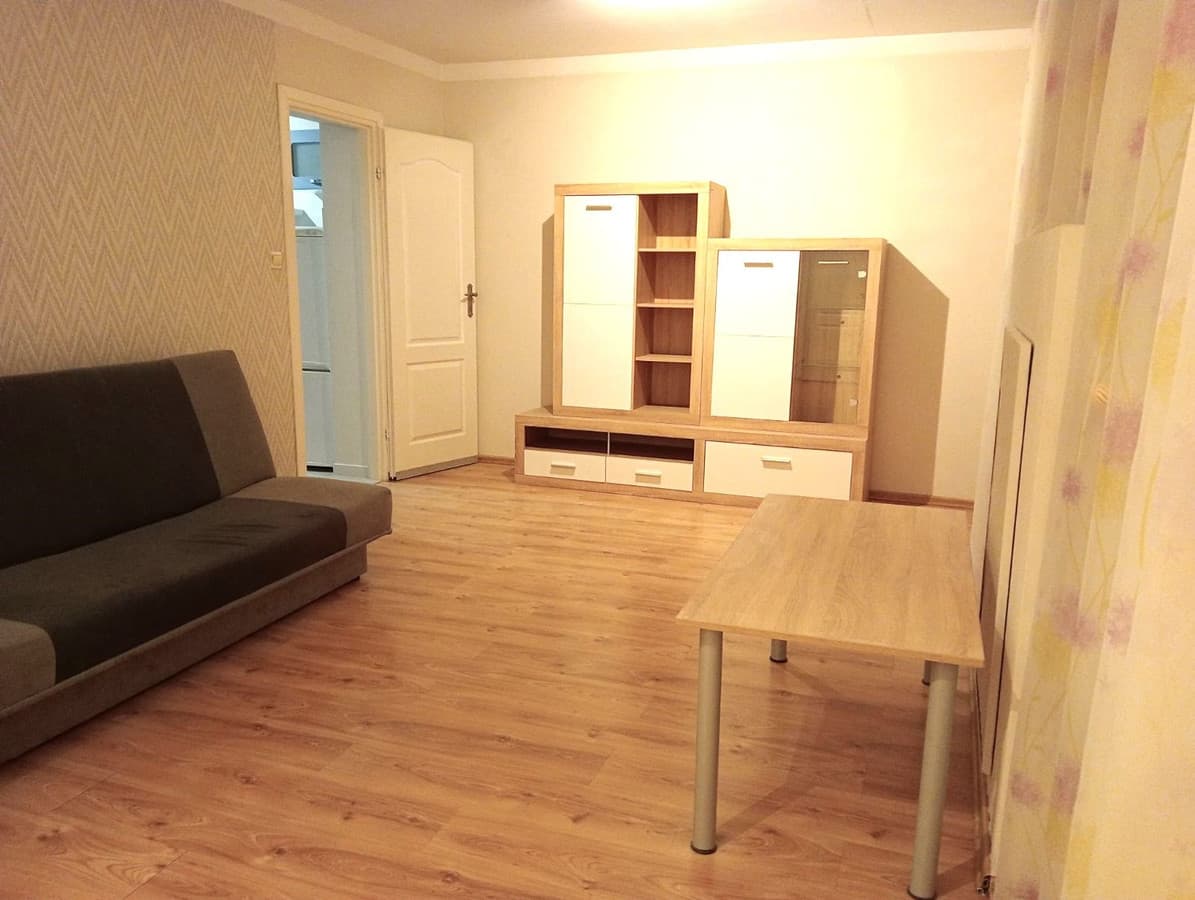 Komfortowe mieszkanie w zielonej dzielnicy Podolany - Zdjęcie 1/14