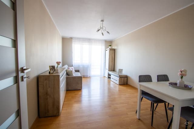 Gotowe do wprowadzenia mieszkanie z balkonem, Nowe Miasto - Zdjęcie 4/9