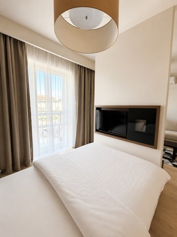 Elegancki apartament inwestycyjny w Platinum Towers, Wola - Zdjęcie 3/7