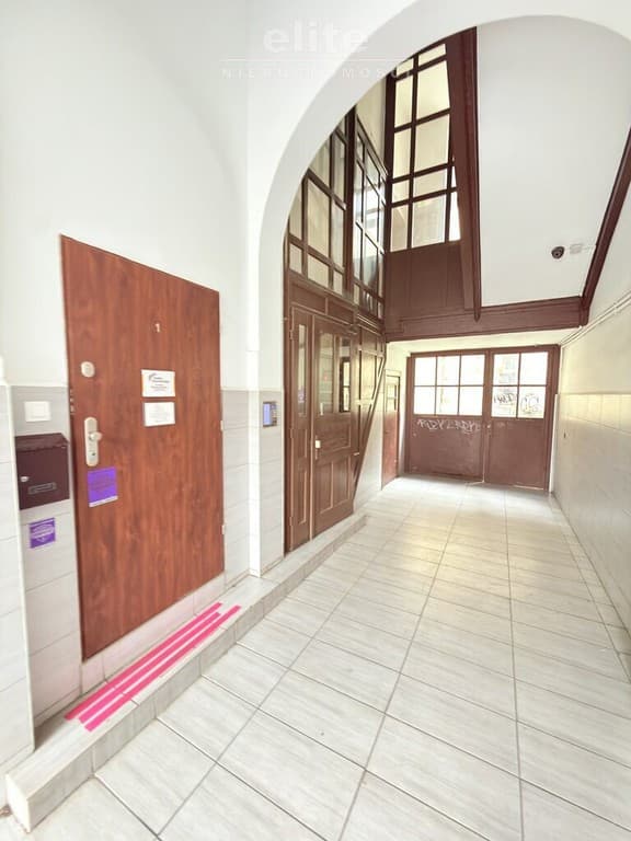 Elegancki lokal w odrestaurowanej kamienicy w centrum - Zdjęcie 4/18