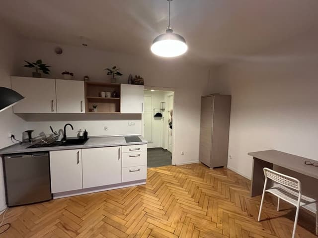 Cicha i przytulna kawalerka w centrum Śródmieścia - Zdjęcie 2/3