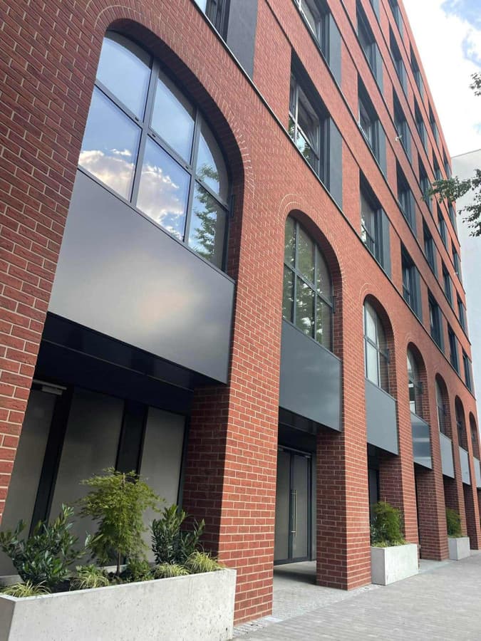 Nowoczesna kawalerka w sercu Poznania - idealna lokalizacja - Zdjęcie 1/10