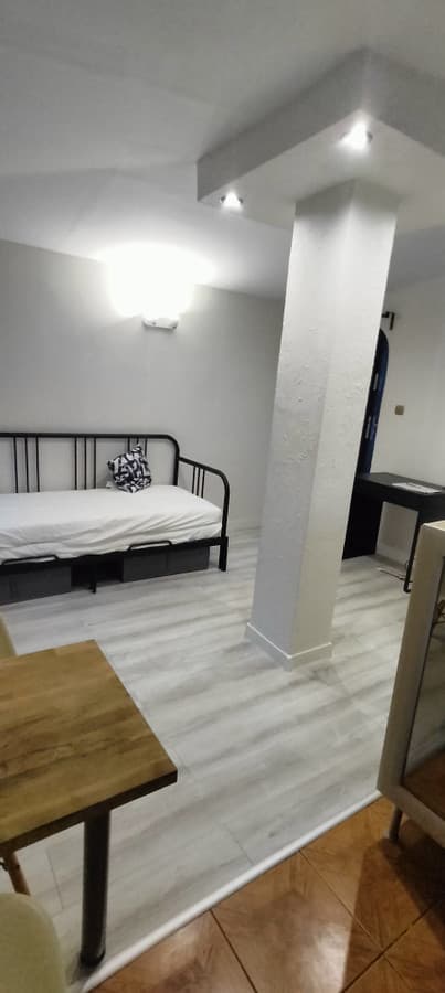 Przytulna kawalerka przy ul. Latwisa w atrakcyjnej części Poznania - Zdjęcie 1/7