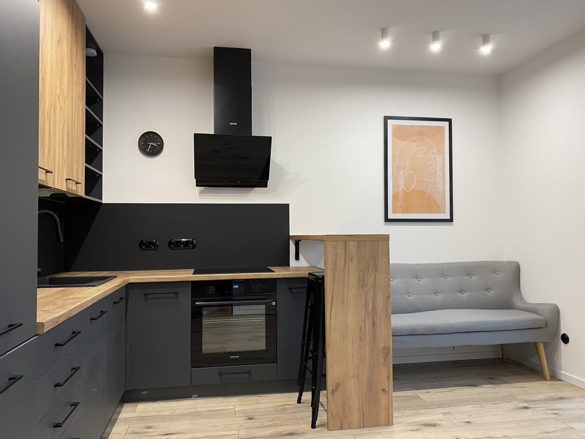 Przytulna kawalerka w centrum Łodzi - gotowa do zamieszkania - Zdjęcie 1/9