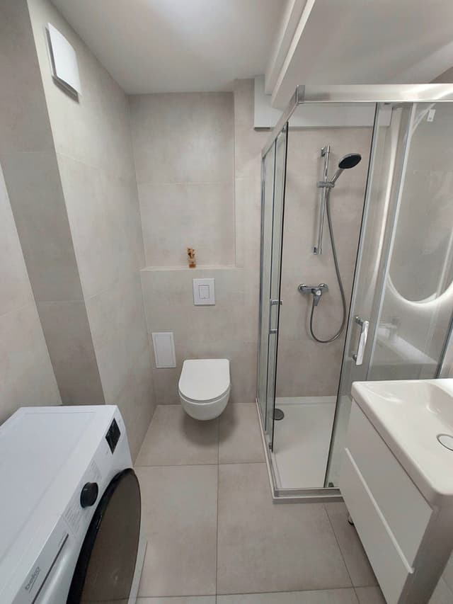 Przestronna kawalerka w sercu Woli - doskonała lokalizacja - Zdjęcie 4/8