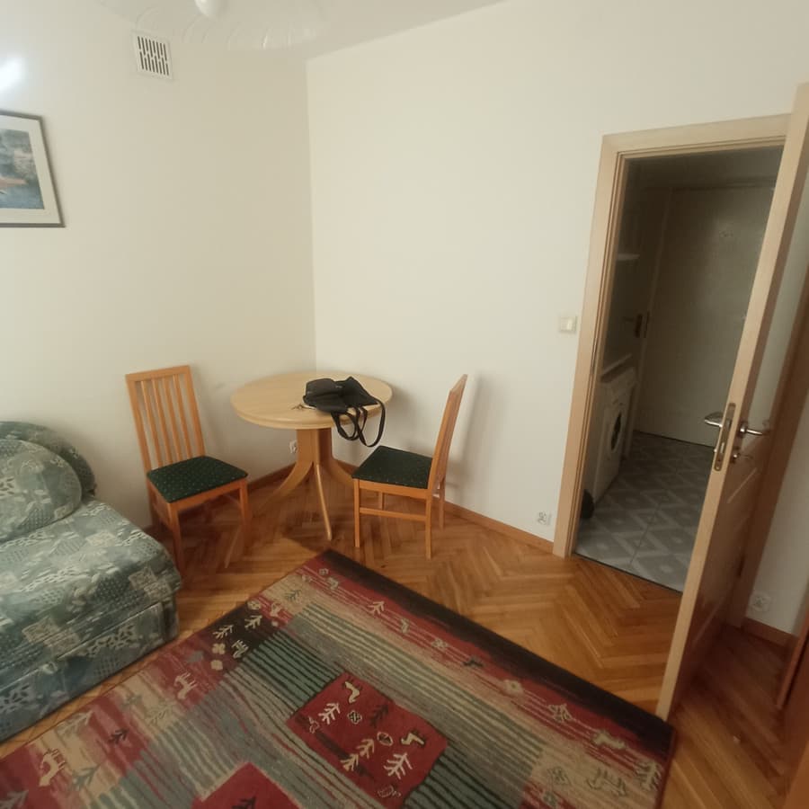 Przytulna, wyposażona kawalerka do wynajęcia na Ochocie - Zdjęcie 1/10